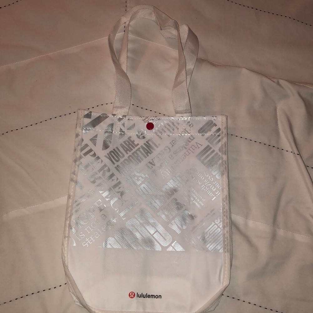 Lululemon bag!